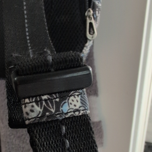 Sakroots Blue and Gray Patterned Sling Bag - Picture 6 of 6